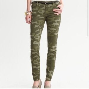 Banana Republic Heritage Camo low Rise Skinny Pant Women’s Size 27